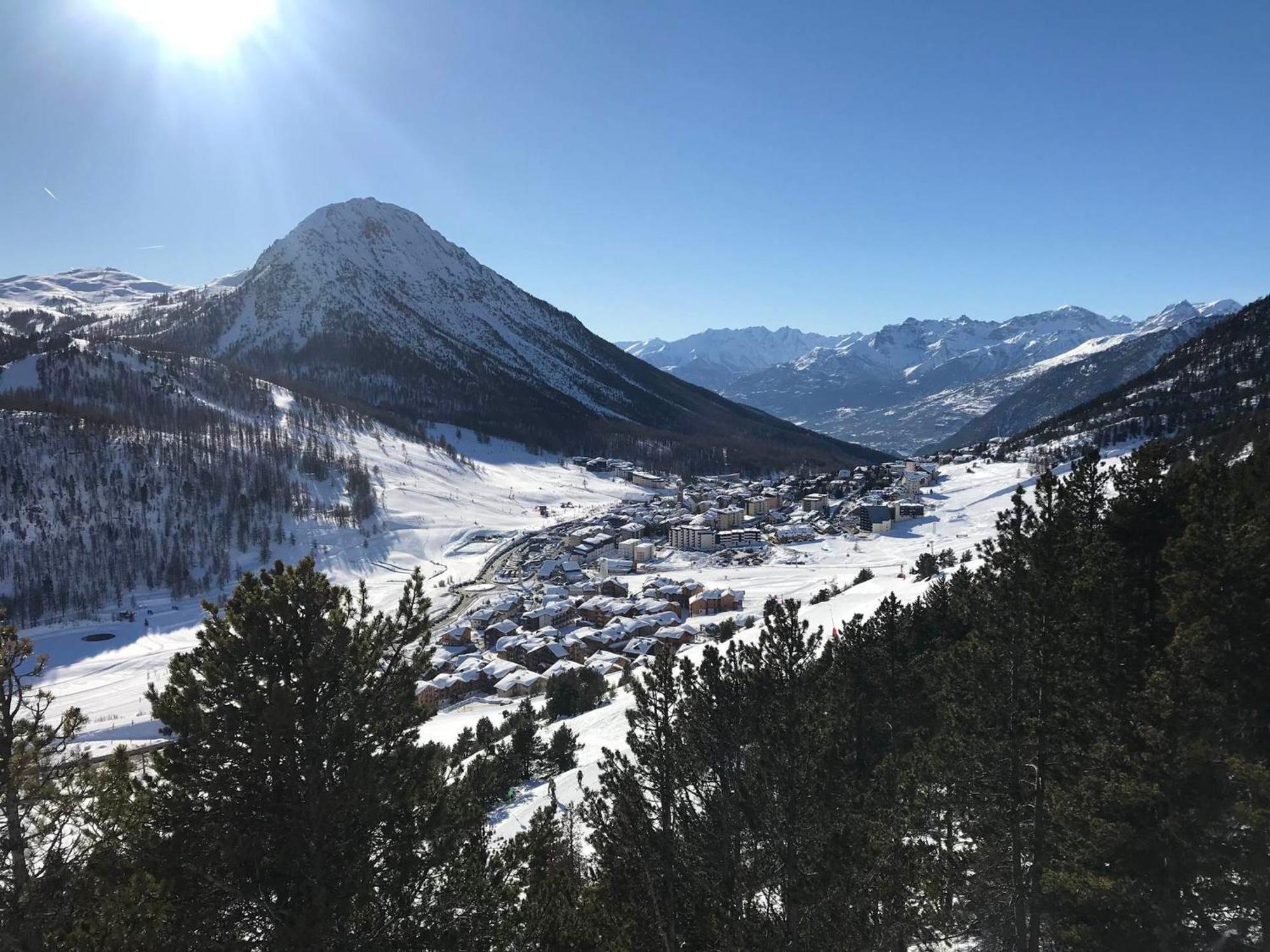 3 Pieces Confort - 6 Pers - Pistes - Wifi - Parking - Fr-1-445-6 Montgenevre Luaran gambar